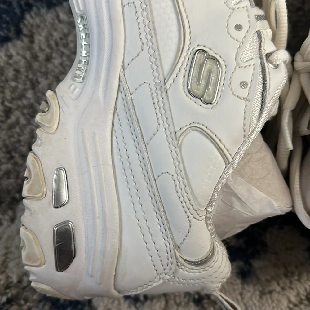 Skechers D’Lites Women’s 9.5